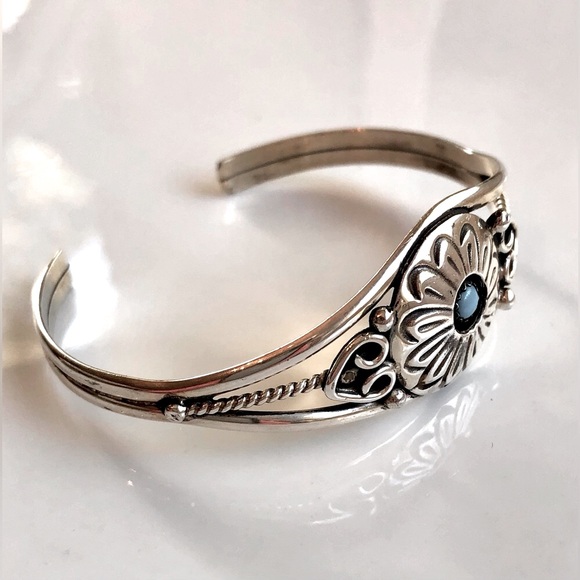 Vintage Native American Sterling Silver Cuff Bracelet - Picture 5 of 11